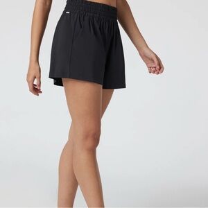 Vuori Villa Women's Black  Shorts